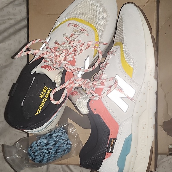 New Balance 997H - Picture 2 of 4